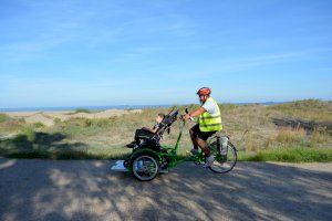 Les bicis adaptades de Castelló, incloses com a nou recurs en la Guia de Turisme Accessible de Confemfe