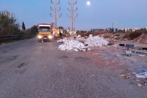 Valencia retira más de 1.500 toneladas de residuos de vertederos irregulares