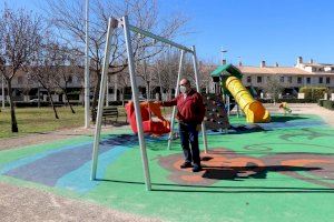 L'Ajuntament de Sagunt renova les dos zones de jocs infantils de la plaça Aljub