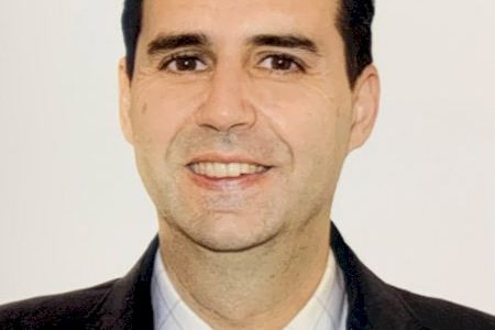 Manuel García Guardiola toma posesión como nuevo notario de Pego
