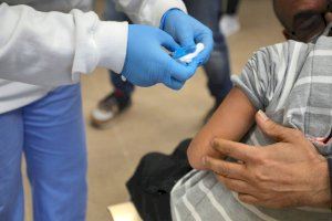 Vacunació infantil segona dosi: els xiquets hauran d'anar acompanyats d'un familiar