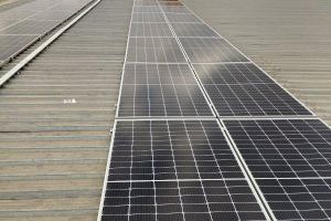 L'Ajuntament de Sueca instal·la plaques solars en l'edifici de la Policia Local per a l'auto proveïment d'energia elèctrica