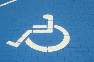 L’Alcúdia de Crespins regularà l’ús d'aparcament per a persones amb discapacitat i mobilitat reduïda