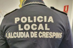 La Policía Local salva la vida a un hombre que entró en parada respiratoria en L'alcúdia de Crespins