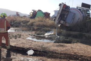 Dos heridos tras chocar un camión y una furgoneta en Sagunto