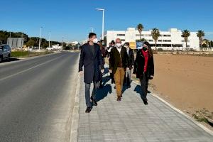 La Diputació de València i els equips de govern d'Alboraia i Tavernes Blanques visiten el nou pas de vianants que uneix totes dues localitats
