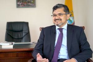Alí Lozada, doctor per la Universitat d’Alacant i professor del màster en Argumentació Jurídica, elegit president de la Cort Constitucional de l’Equador