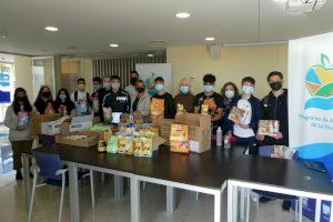 Los alumnos del Instituto donan 200 kg de comida al Programa de Alimentos