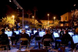La Unión Musical Porteña interpreta un concert de pasdobles fallers