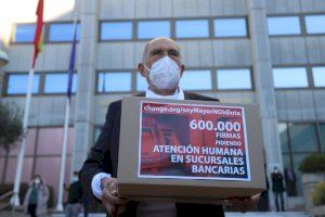 Carlos San Juan, el abuelo valenciano que ha logrado cerrar un acuerdo histórico con los bancos