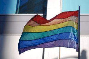 Expulsen deu alumnes d'un institut de Bétera per l'agressió homòfoba a un professor