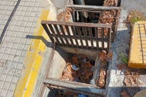 Limpieza de imbornales y red de saneamiento frente la posibilidad de chubascos en Novelda