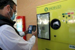 La Universitat d’Alacant es converteix en la primera de la Comunitat Valenciana a comptar amb màquines RECICLOS que recompensen per reciclar