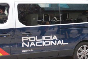 Pilladas in fraganti cuatro personas mientras intentaban robar en viviendas de Xàtiva