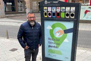 El Ayuntamiento de Elda instala ‘miniecoparques’ por la ciudad para fomentar el reciclaje de pequeños residuos domésticos