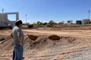 En marxa les obres de construcció dels camps de vòlei i futbol platja i les noves pistes de pàdel