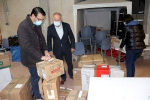 Mutxamel envía a la Ciudad de la Luz más de 200 cajas de material sanitario básico y productos infantiles para ayudar a Ucrania