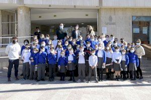 Tornen les visites escolars a l’Ajuntament de Paiporta amb la recepció d’alumnat del Col·legi La Inmaculada