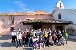 El alumnado europeo del proyecto Erasmus + 'We go Green' recorre una de las rutas por la huerta de Alboraya y visita el Agromuseo de Vera