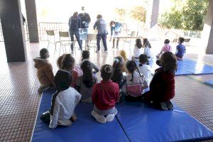 El covid desaparece de las aulas valencianas: únicamente dos clases permaneces confinadas