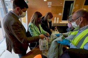 L'alcalde visita el Centre Cívic Roís de Corella, habilitat per a recollir material a Ucraïna