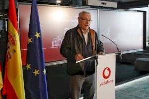 Ribó reclama la col·laboració de les empreses de telecomunicació per a salvar la bretxa digital de les persones majors i els Pobles de València