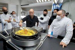 El xef Quique Dacosta rep alumnat de la Universitat d’Alacant en el seu restaurant