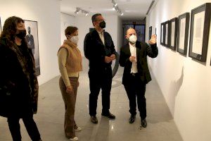 Alejandro Mañas reivindica el papel de las mujeres místicas en su exposición en el Centro Cultural Melchor Zapata de Benicàssim