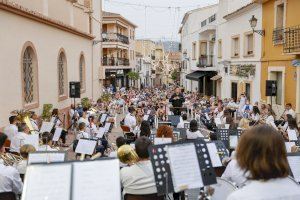 El Ayuntamiento de l’Alfàs revalida su apoyo a la Sociedad Musical La Lira
