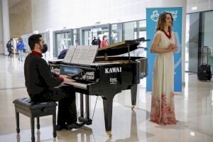 Músics per la Salut instal·la un piano de cua a l'Hospital Universitari i Politècnic La Fe de València emmarcat en la iniciativa “Pianos per la Salut”