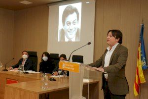 La Universidad de Alicante homenajea al profesor José Vicente Gimeno Sendra y pone su nombre a la Sala de Juicios de la Facultad de Derecho