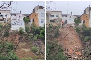 VIDEO | Se derrumba una casa sobre el río de Moixent