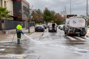 El Ayuntamiento inicia una nueva campaña de limpieza intensiva de calles, zonas verdes, contenedores  y elementos urbanos de todos los barrios en Paterna