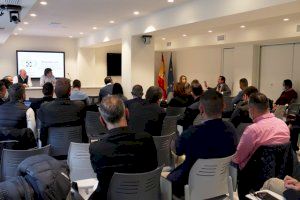 El “Café entre Compañeros” del Colegio de Valencia aborda el debate sobre los honorarios profesionales
