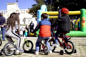 Benetússer celebra el Día de la Bicicleta