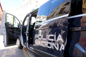 Detienen a un hombre en Valencia por amenazar a toda su familia con un cuchillo