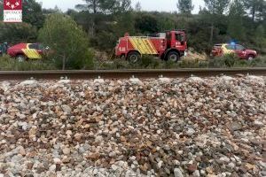 Un incendi a Castelló obliga a tallar el trànsit ferroviari