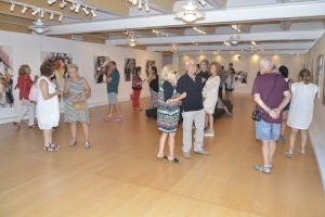 El Ayuntamiento de Moncofa inaugura con una exposición de Ripollés la temporada en la Sala María Sorolla