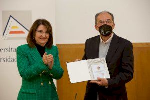 La jubilació de Jiménez Raneda reuneix els rectors de la Universitat d'Alacant