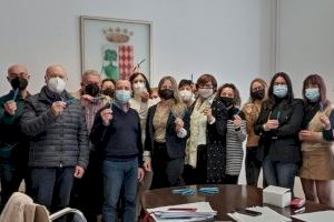 Oliva llança la campanya “els centres educatius d’Oliva amb Ucraïna” amb la venda de bolis solidaris per un euro