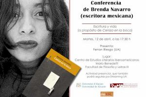 La escritora, socióloga y economista Brenda Navarro imparte una conferencia en el CeMaB