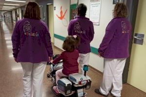 Los niños hospitalizados en La Plana de Vila-real se convierten en moteros