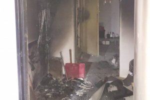 Una persona resulta herida en un incendio en una empresa industrial en Catarroja