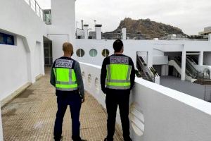 Cuatro detenidos por drogar a un turista finlandés en el Puerto de Alicante para robarle más de 10.000 euros