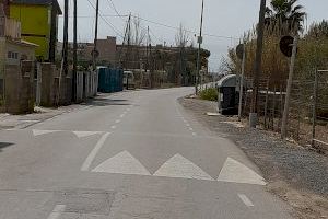 Nules mejora la seguridad vial del camino Serratelles con una zona peatonal