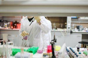 El auge de la investigación clínica incrementa la demanda de profesionales especializados en la gestión de ensayos
