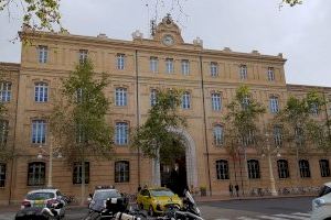 València permitirá el pago de las tasas con tarjeta para facilitar los trámites, en Tabacalera