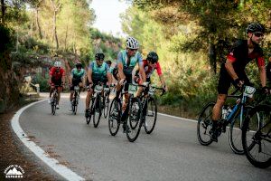 138 kilómetros y 10 puertos de montaña: Una ruta rompepiernas para conocer la Serra d’Espadà en bicicleta