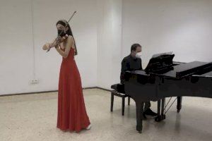 Una violinista de Castellón lanza un crowdfunding para sufragar sus estudios en Estados Unidos