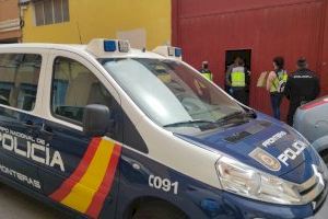 Estafan un millón de euros al aeropuerto de Alicante aparcando vehículos con matrículas falsas